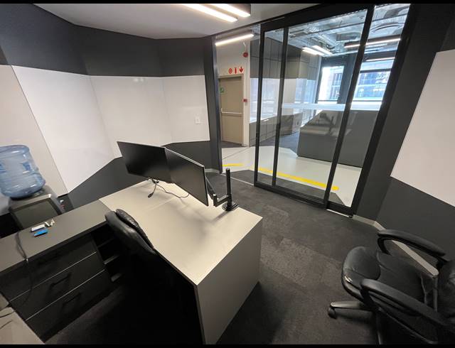 245M² OFFICE TO LET IN GARDENS